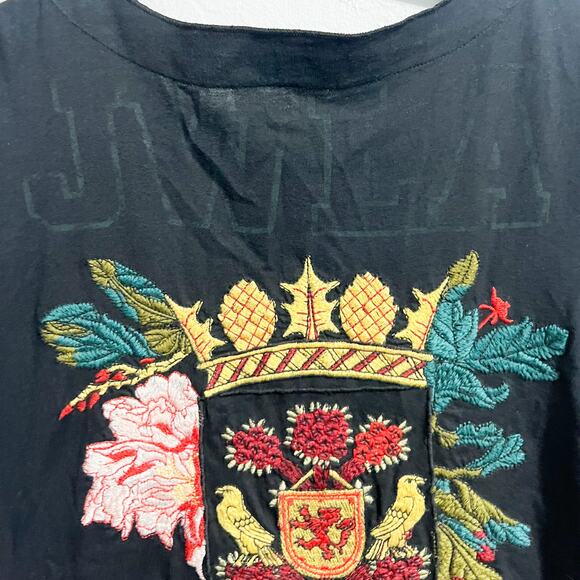 JW Johnny Was Tunic Top Large Embroidered Flowers Long Sleeve V Neck Black Crest - Picture 2 of 6